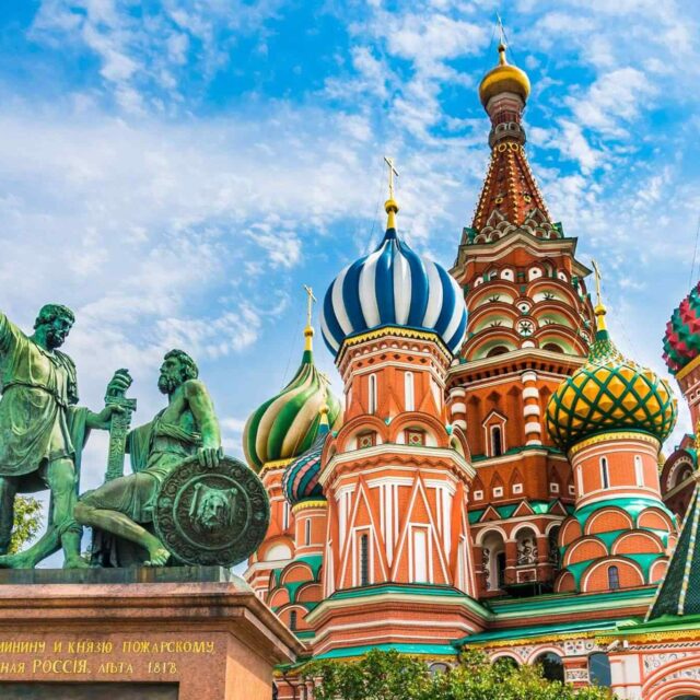 https://traviator.ro/wp-content/uploads/2018/09/destination-moscow-01-640x640.jpg
