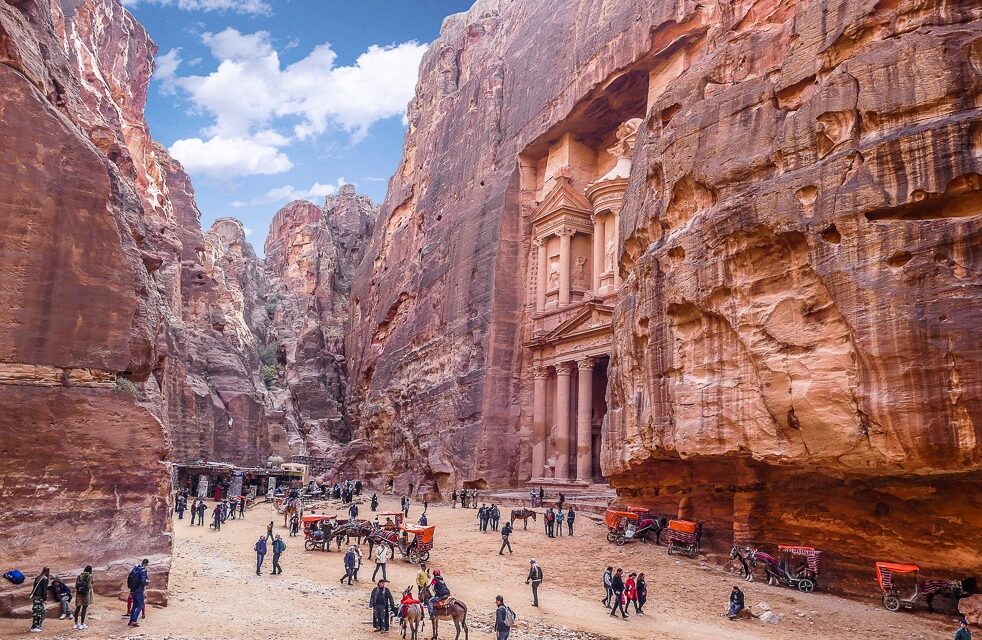 Iordania: de la Marea Moarta la locurile biblice si Petra, din desert Wadi Rum la Marea Rosie