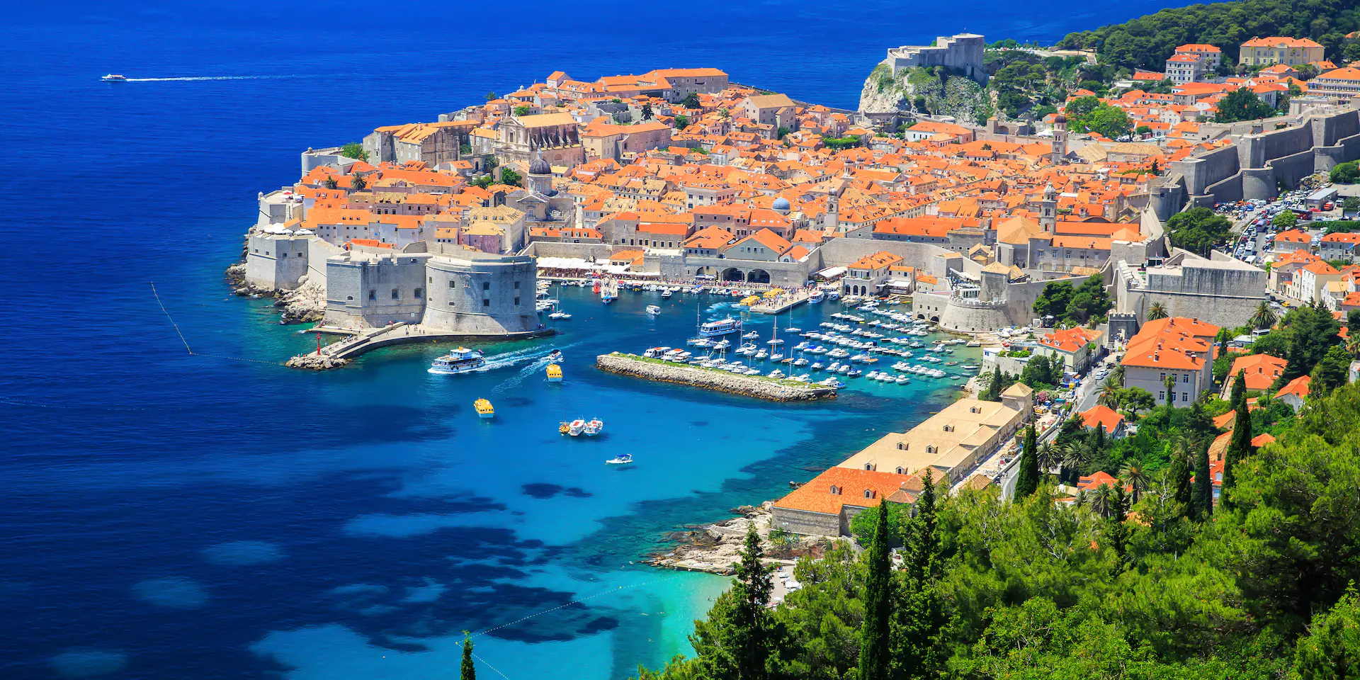 Dubrovnik, supranumit „Perla Adriaticii” Dubrovnik, supranumit „Perla Adriaticii”