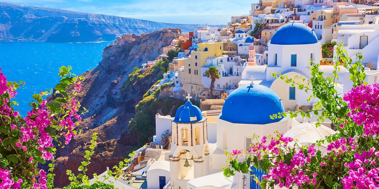 🇬🇷 Santorini Insta Tour: Apusuri legendare, sate albe suspendate pe stânci și cele mai spectaculoase cadre din Marea Egee