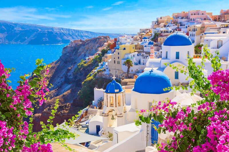 🇬🇷 Santorini Insta Tour: Apusuri legendare, sate albe suspendate pe stânci și cele mai spectaculoase cadre din Marea Egee