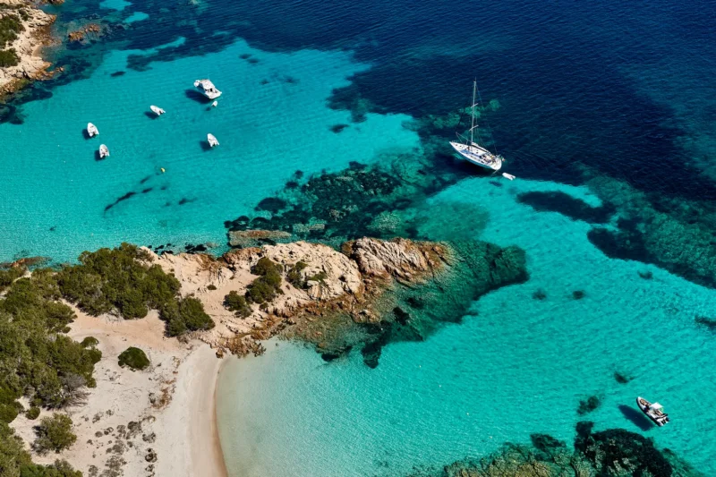 Sardinia la 589 eur ? Momentul tau de glorie cu Traviator